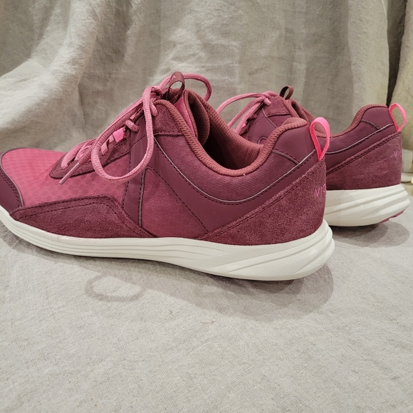 Vionic "Agile Chance" tennis shoes EUC sz 12 - Picture 2 of 7